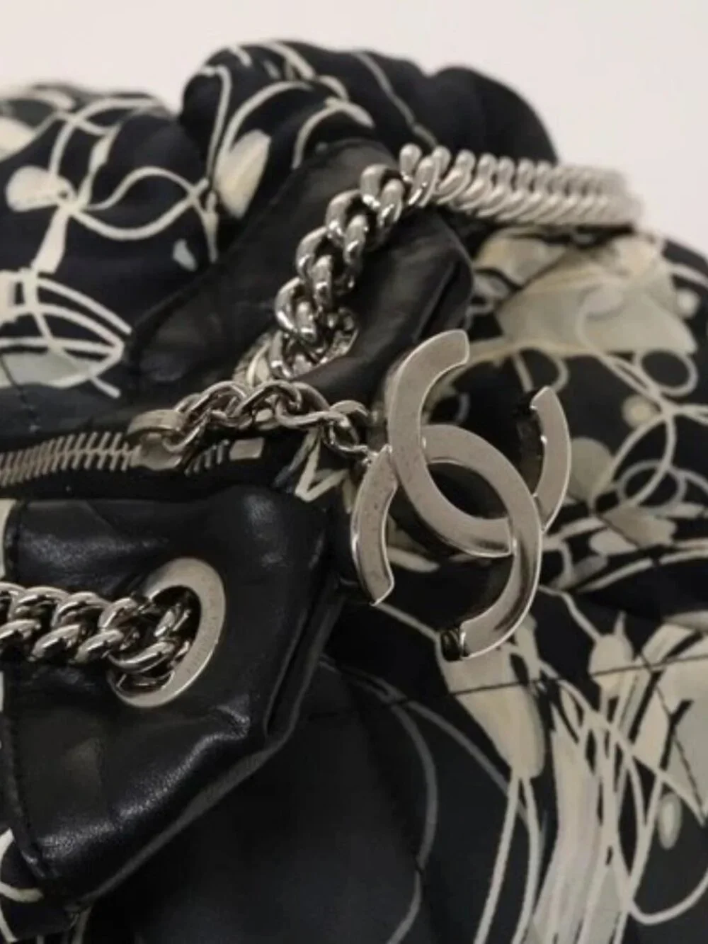 CHANEL Matelasse Chain Shoulder Bag Silk Black Silver CC Auth 120924